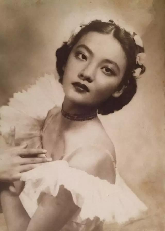 一个犹太摄影师用胶片拍了无数民国美女，美到无可救药！