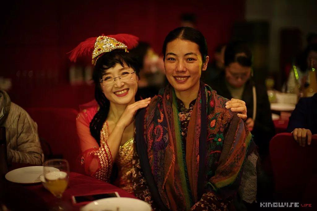 拥有优雅，是女人最温柔的力量。