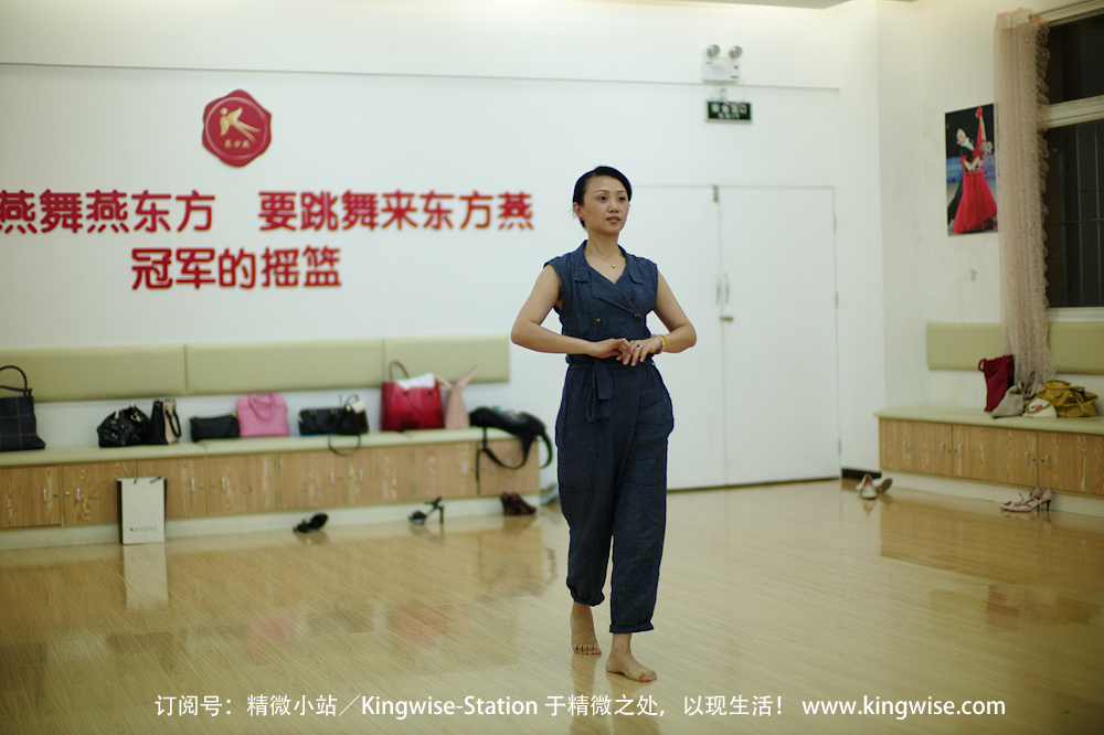 精微小站与中国旗袍协会湖北企业家分会的形体培训第一期正式开始