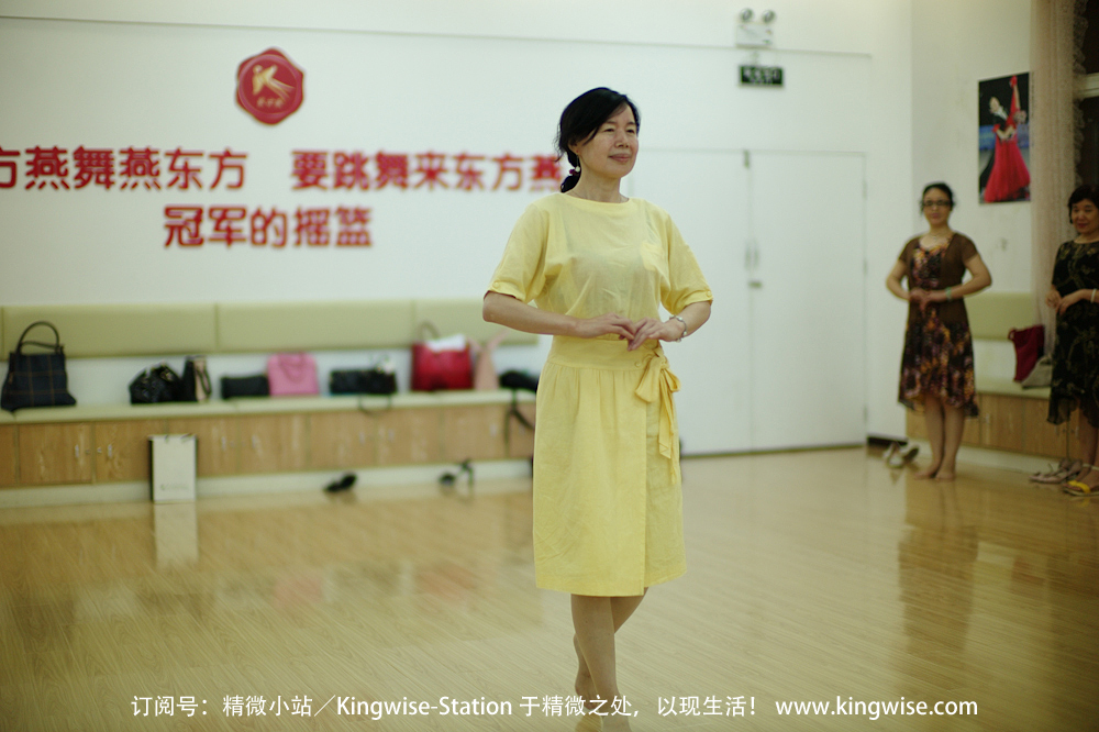 精微小站与中国旗袍协会湖北企业家分会的形体培训第一期正式开始