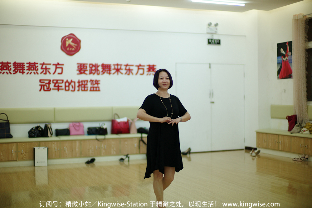 精微小站与中国旗袍协会湖北企业家分会的形体培训第一期正式开始