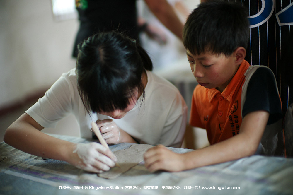 彝族孩子们的“阿杰鲁”,唱给大人们听。