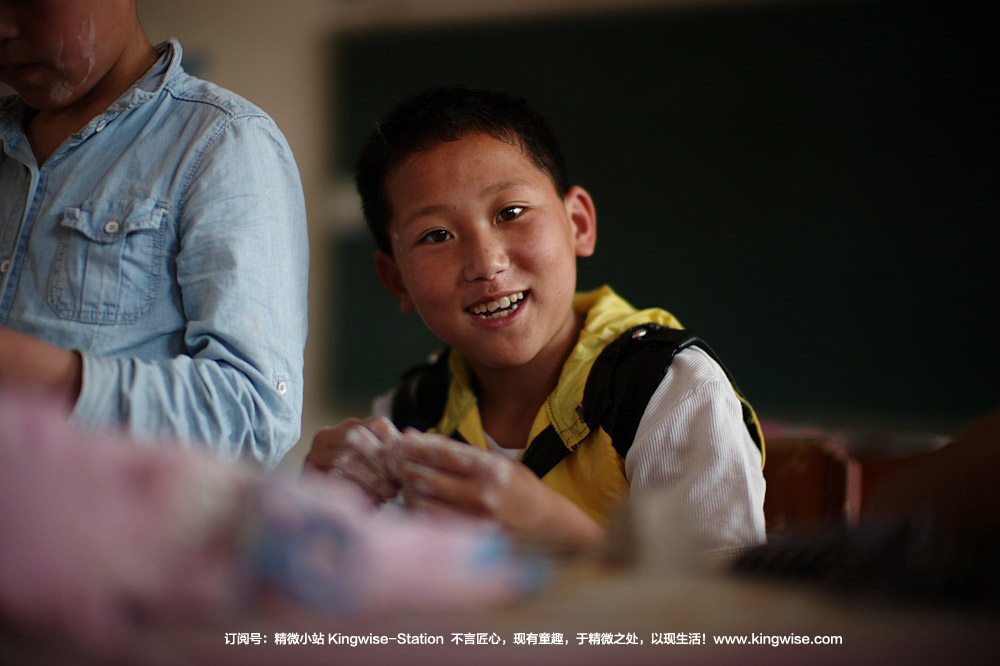 彝族孩子们的“阿杰鲁”,唱给大人们听。