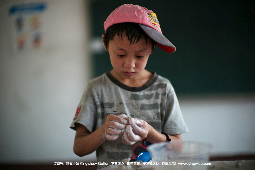 彝族孩子们的“阿杰鲁”,唱给大人们听。