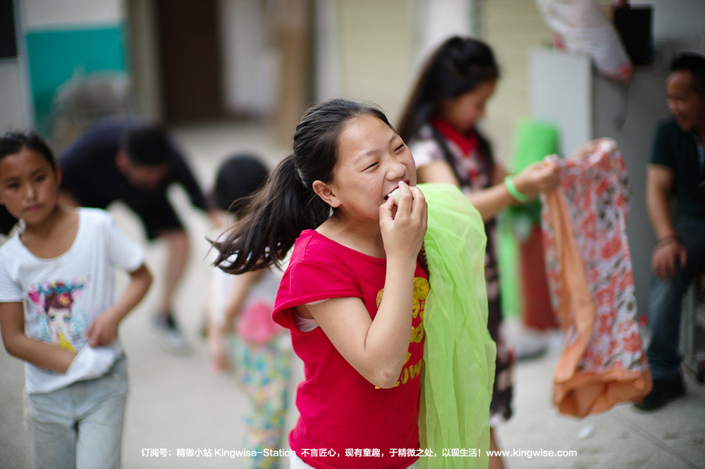 彝族孩子们的“阿杰鲁”,唱给大人们听。