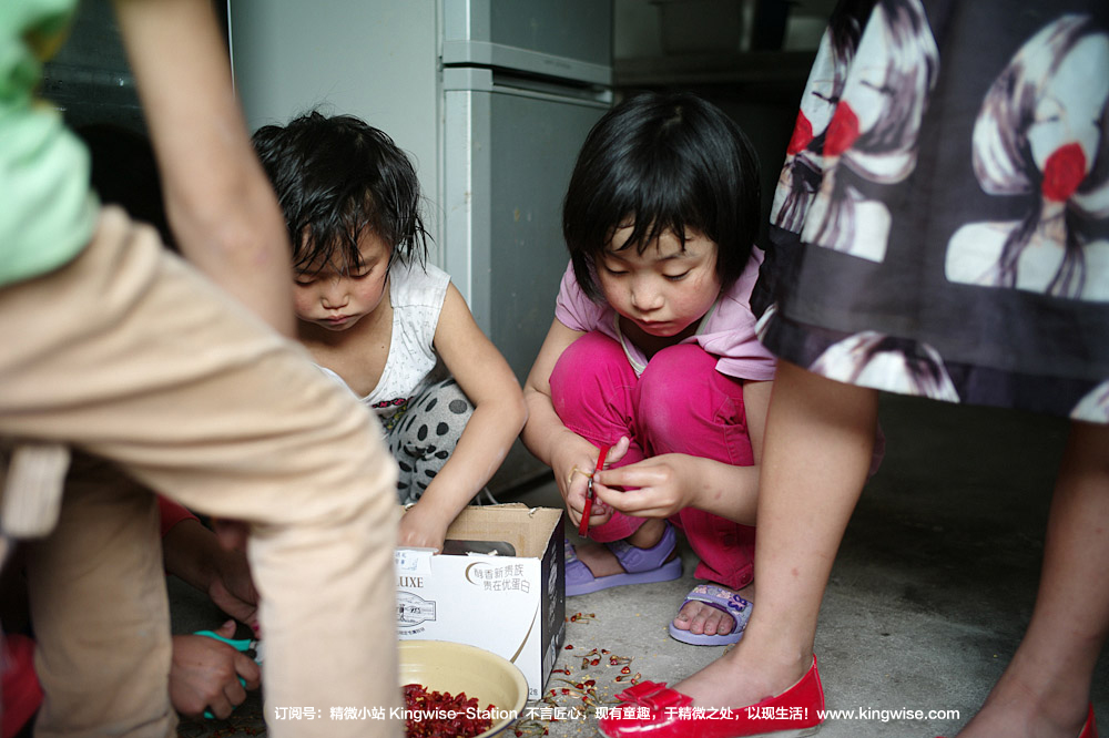 彝族孩子们的“阿杰鲁”,唱给大人们听。