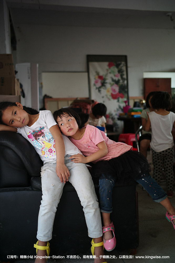 彝族孩子们的“阿杰鲁”,唱给大人们听。