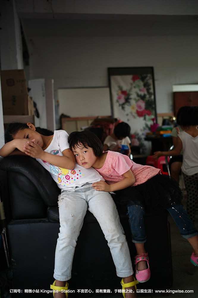 彝族孩子们的“阿杰鲁”,唱给大人们听。