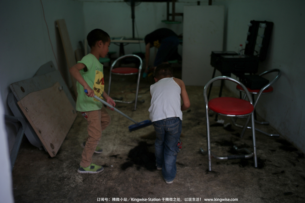 彝族孩子们的“阿杰鲁”,唱给大人们听。