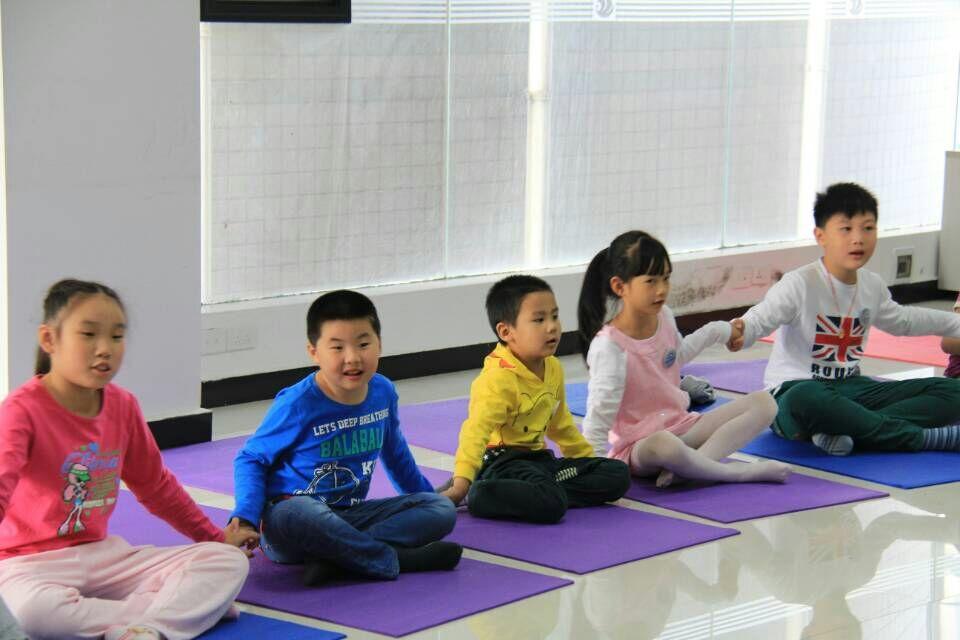 儿童瑜伽的益处及课程特点