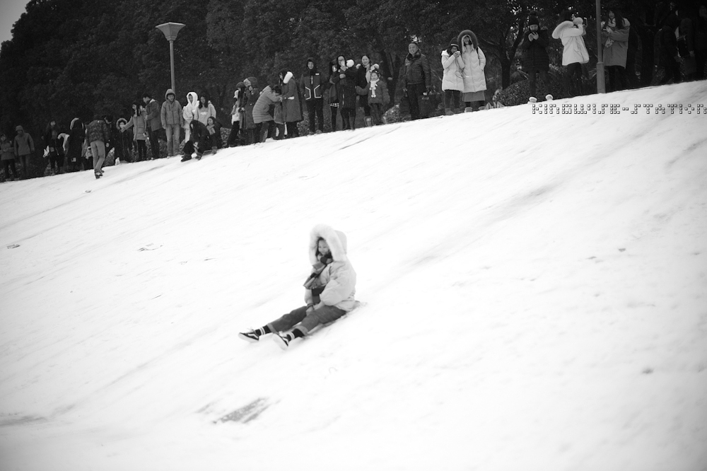 一夜雪，“从”前慢。