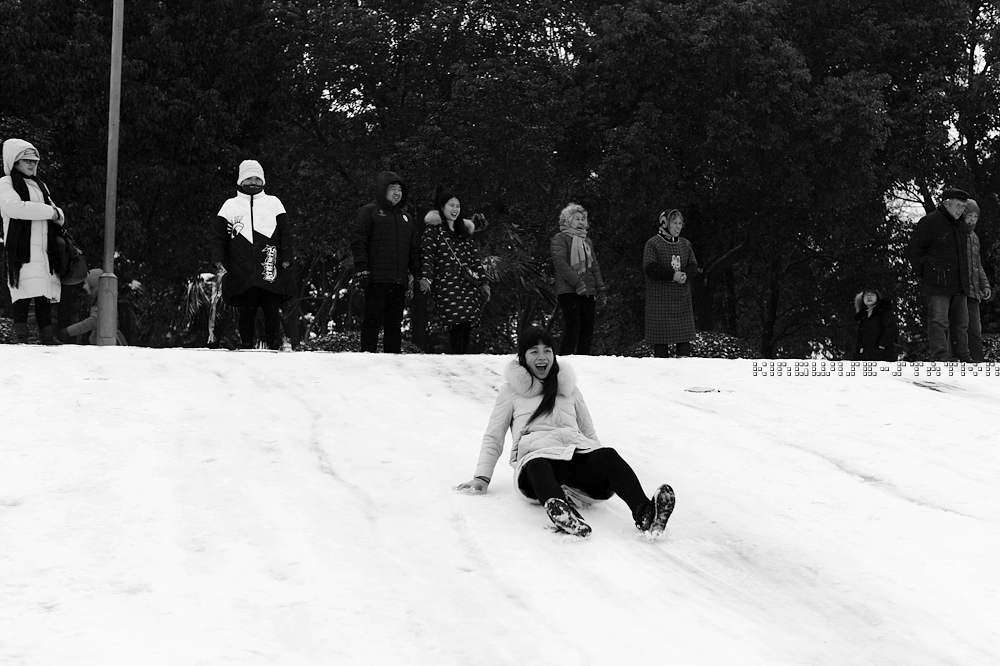 一夜雪，“从”前慢。