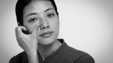 親愛的,原諒我拍下了你的眼淚