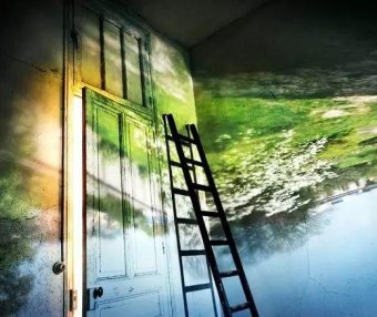 女摄影师为你完美解析“暗箱操作”的全过程