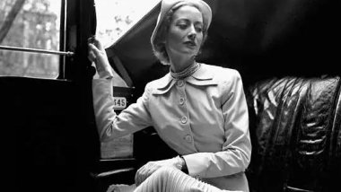 儿子在阁楼里发现6万张底片,才知道亡母曾是“绝代佳人”