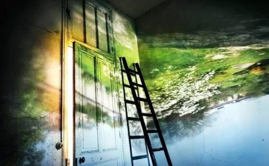 女摄影师为你完美解析“暗箱操作”的全过程