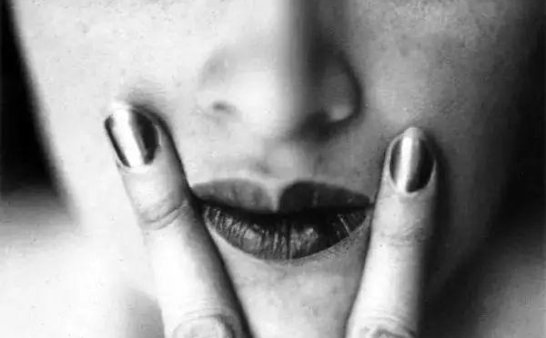 20位摄影大师的黑白女性肖像