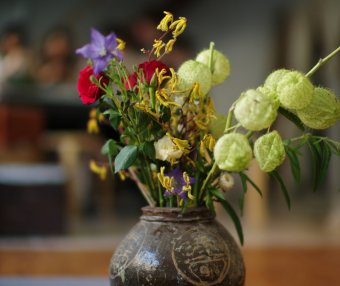 良辰当五日,悠然觉粽香。